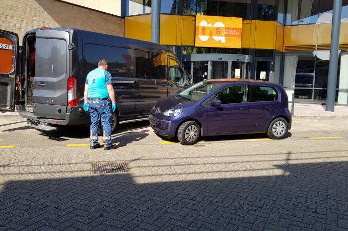 Scooterrijder gewond na aanrijding met auto