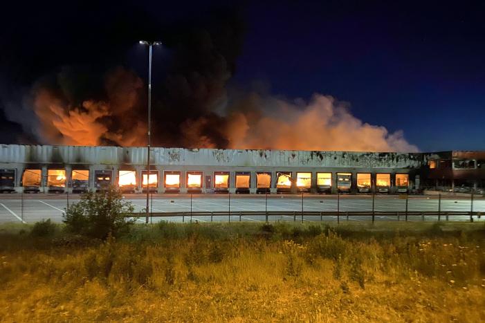 Zeer grote brand bij transportbedrijf