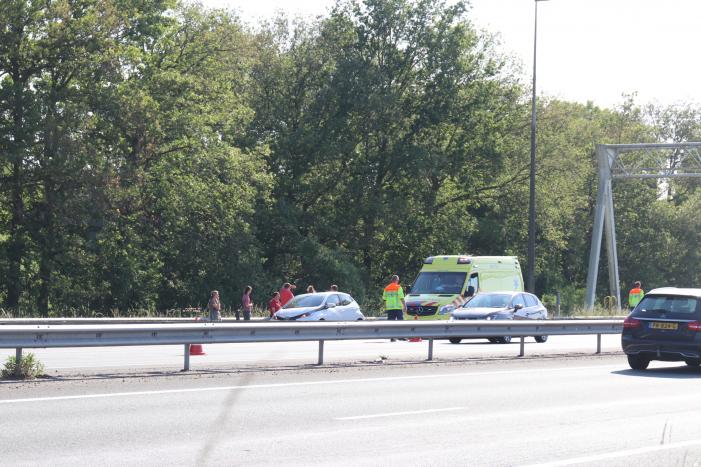 Twee rijstroken afgesloten door ongeval