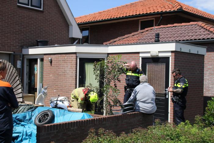 Kliko in de brand, straat afgesloten