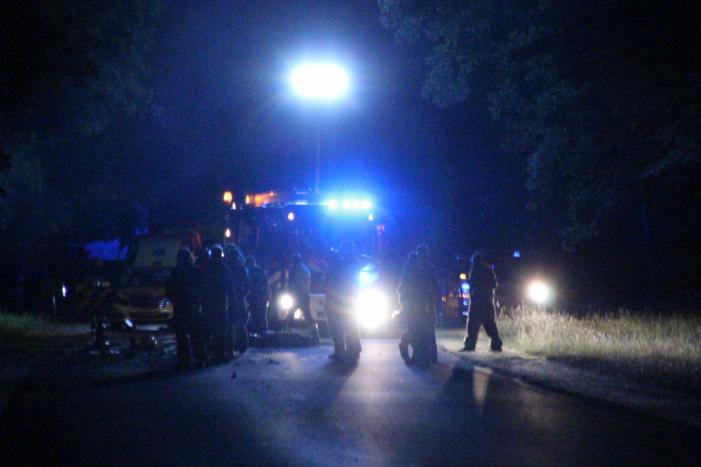 Automobilist (18) overleden na crash tegen boom