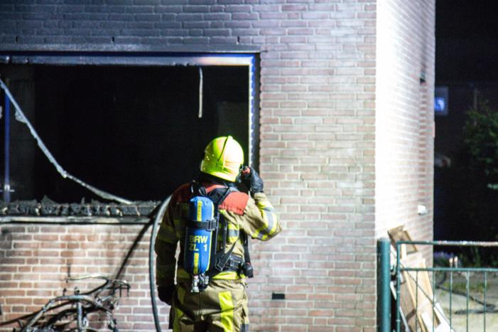 Veel schade aan woning door brandende scooter