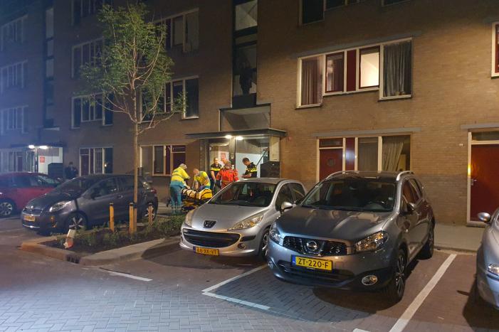 Persoon zwaargewond na steekpartij in woning