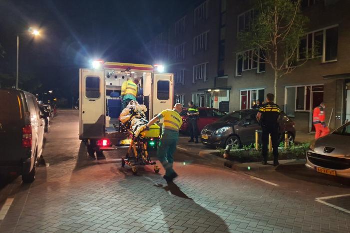Persoon zwaargewond na steekpartij in woning