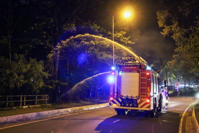 Brand in bos snel onder controle