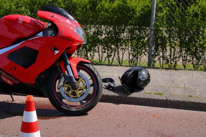 Motorrijder zwaargewond na ongeval