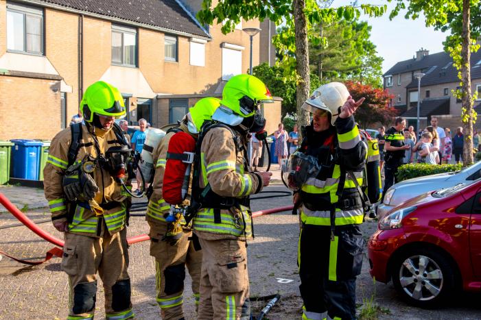Oplader veroorzaakt forse brand in woning