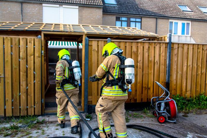 Oplader veroorzaakt forse brand in woning