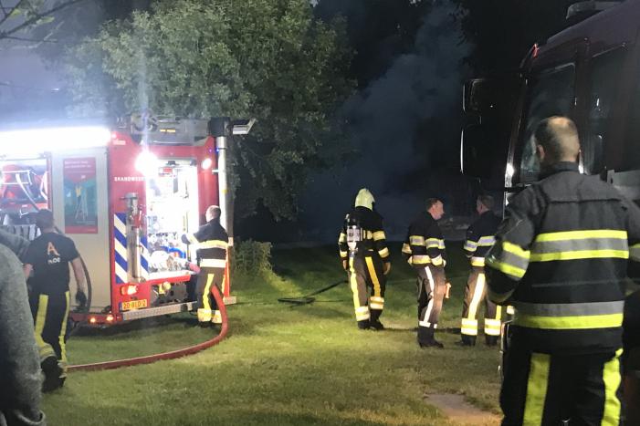 Caravan gaat in vlammen op
