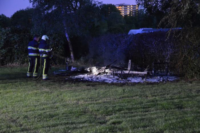 Caravan gaat in vlammen op