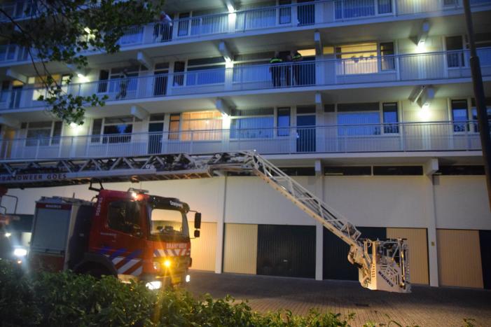 Brand in flatwoning snel onder controle