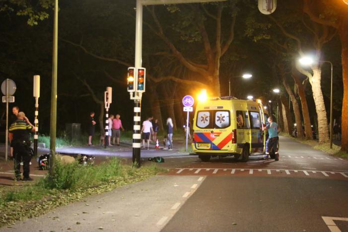 Scooterrijder ernstig gewond na val