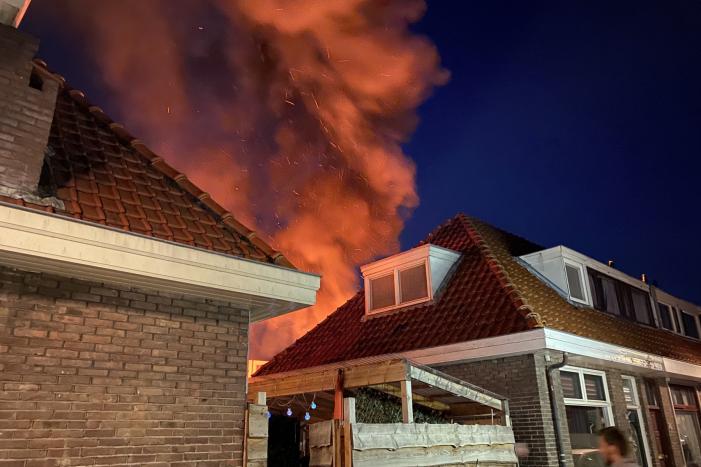 Flinke rookontwikkeling bij uitslaande schuurbrand