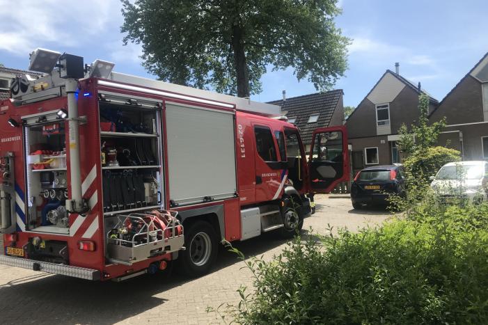 Buurtbewoners blussen brand