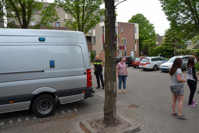Mogelijk explosief aangetroffen, straat afgezet