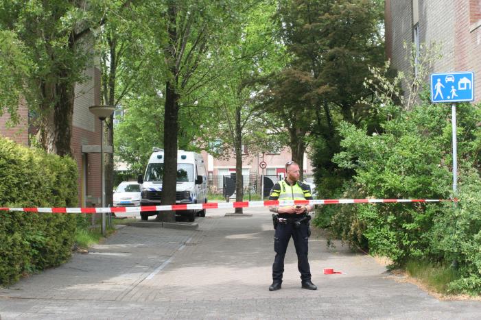 Mogelijk explosief aangetroffen, straat afgezet