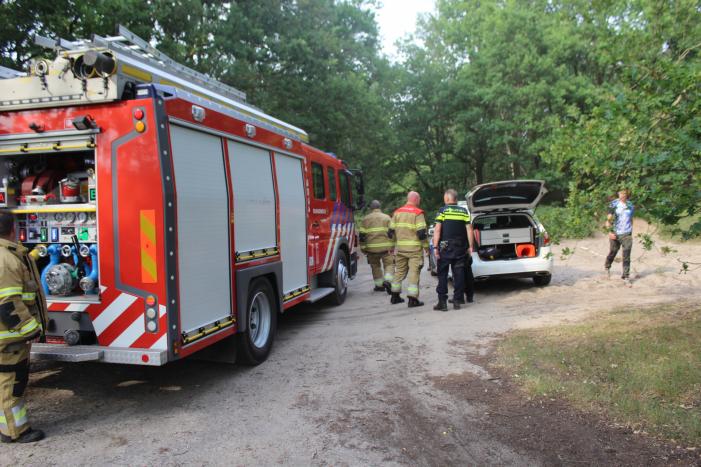 Brandende boomstronken snel geblust