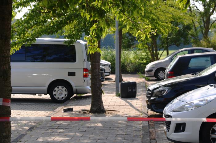 Overleden man in auto aangetroffen