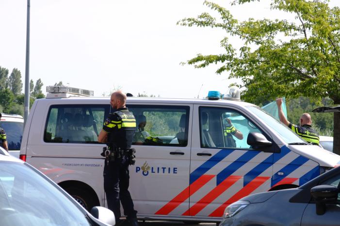 Overleden man in auto aangetroffen
