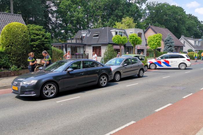 Gewonde bij aanrijding tussen drie voertuigen