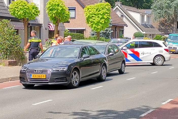 Gewonde bij aanrijding tussen drie voertuigen