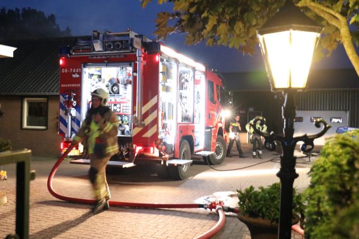 Flinke rookontwikkeling bij brand in schuur