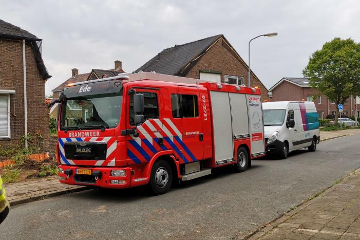 Gasleiding geraakt bij graafwerkzaamheden in voortuin woning