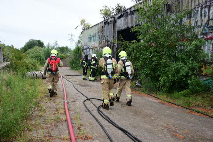NL-Alert voor enorme rookontwikkeling bij brand in loods
