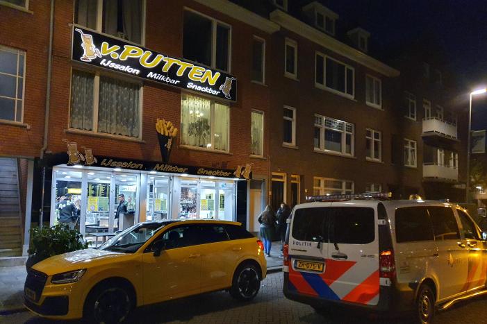 Man overvalt cafetaria met pistool
