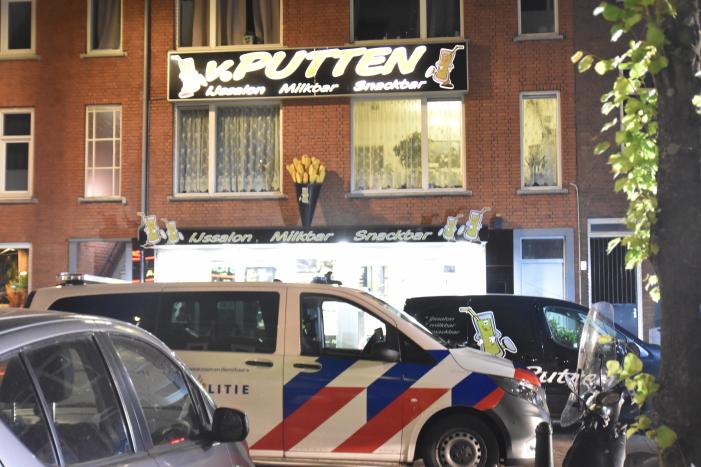 Man overvalt cafetaria met pistool