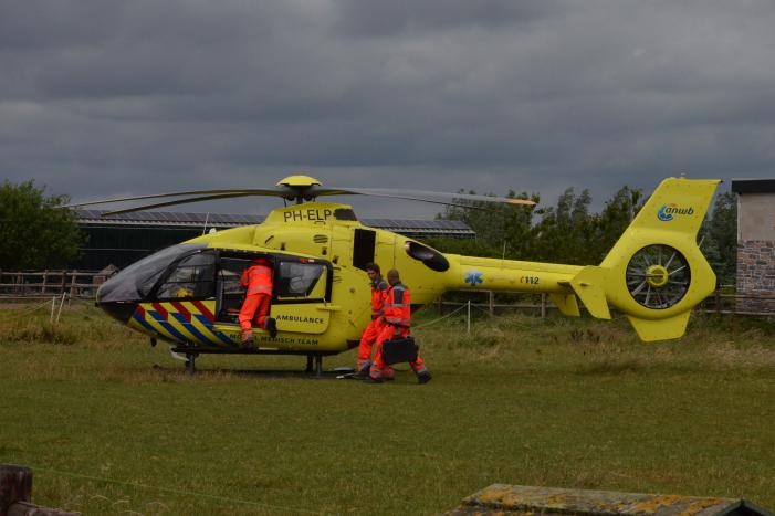 Twee gewonden bij ernstig frontale crash