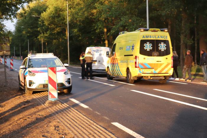 Personenauto knalt op bestelbus