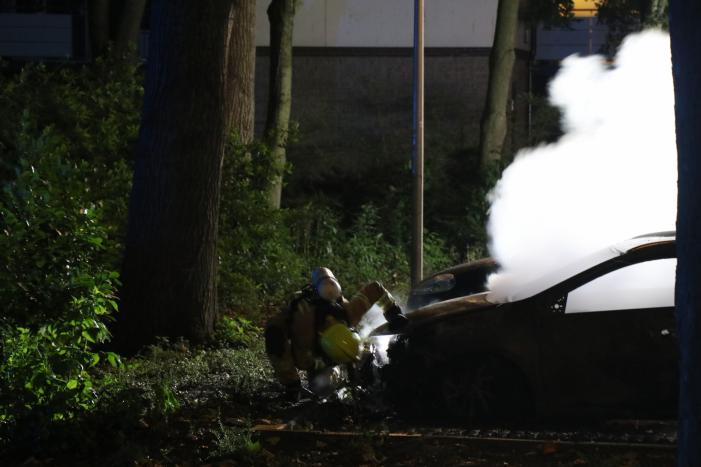 Auto verwoest door brand
