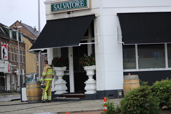 Politiekleding gestolen tijdens brand