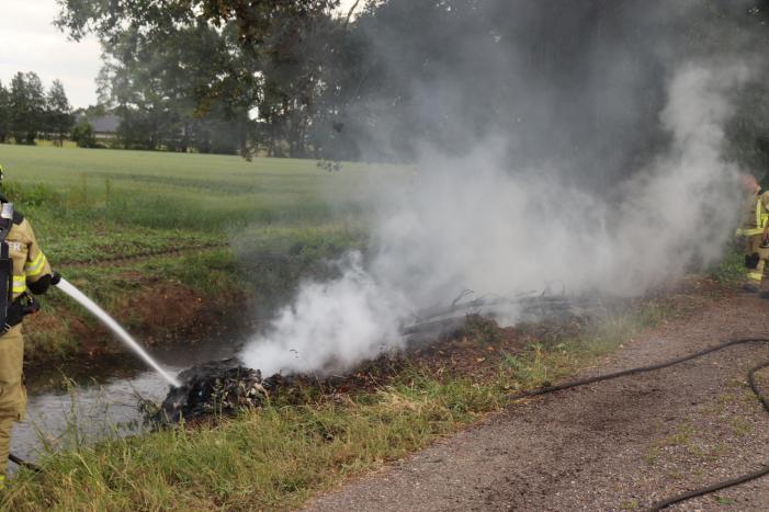 Veel rook bij bermbrand