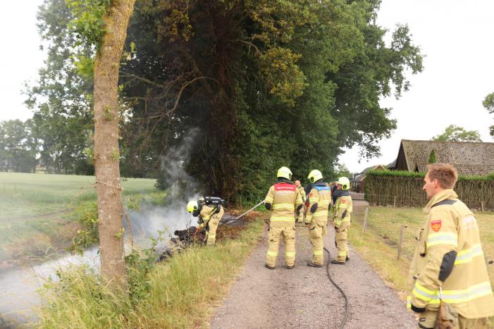 Veel rook bij bermbrand