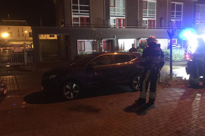 Interieur geparkeerde auto zwaar beschadigd bij brandstichting