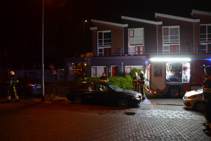 Interieur geparkeerde auto zwaar beschadigd bij brandstichting