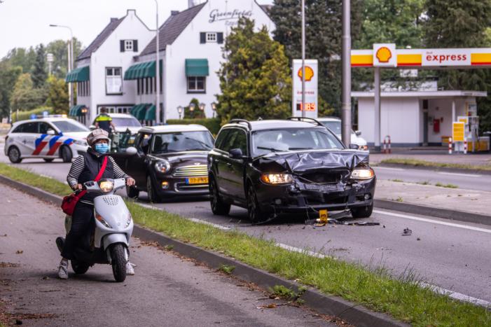 Flinke schade bij kop-staartaanrijding