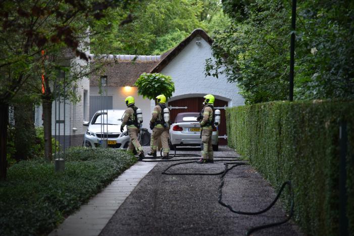 Flinke brand in schoorsteen van villa