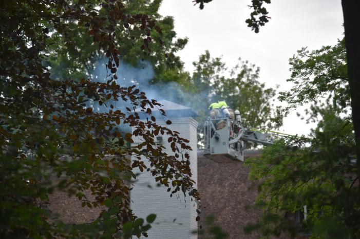 Flinke brand in schoorsteen van villa