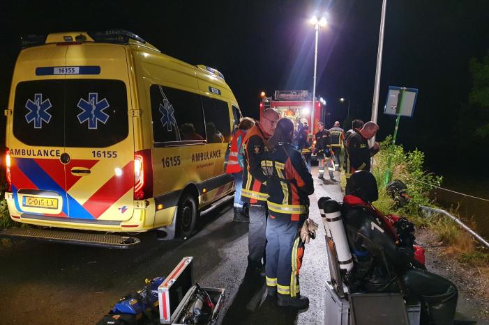 Zoekactie na aantreffen van een scooter in de sloot