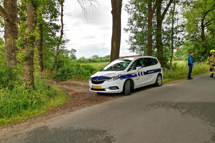 Vaten aangetroffen in berm in buitengebied