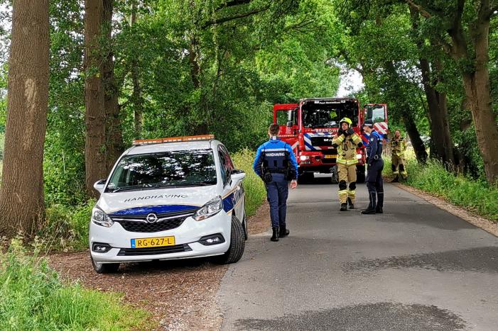 Vaten aangetroffen in berm in buitengebied