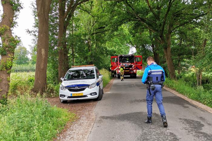 Vaten aangetroffen in berm in buitengebied