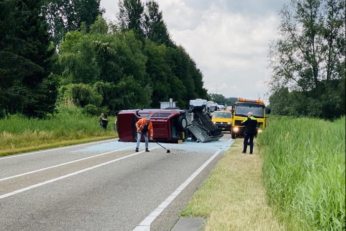 Weg bezaaid met glasscherven