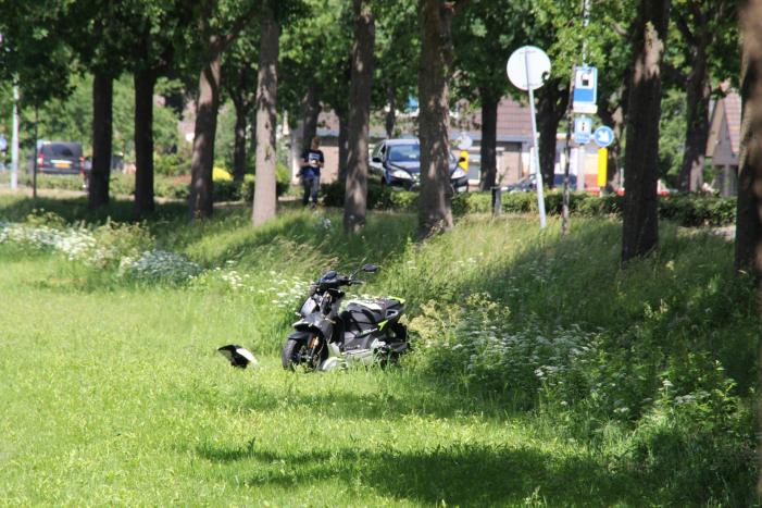 Twee gewonden na eenzijdig ongeval met scooter