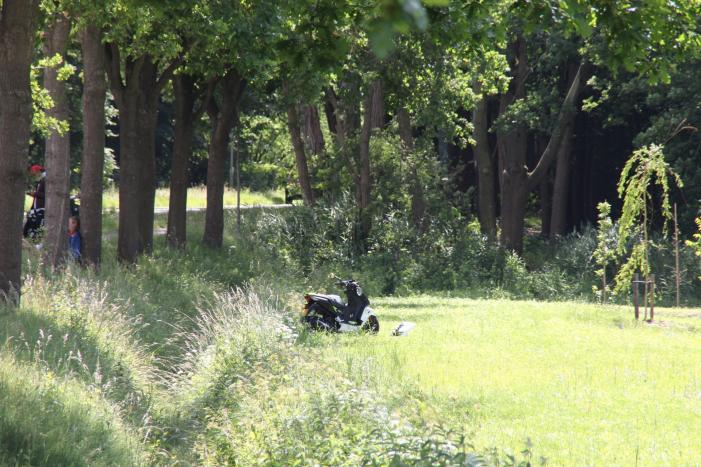 Twee gewonden na eenzijdig ongeval met scooter