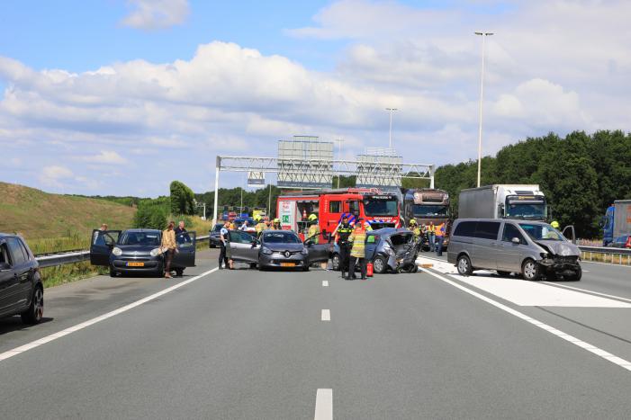 Flinke schade na kop-staart aanrijding