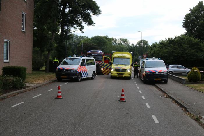 Bewoner laat brandweer niet binnen bij brand